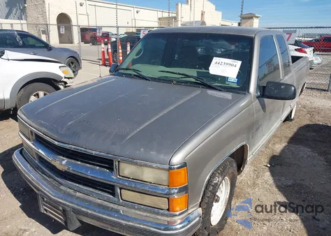 1999 Chevrolet C1500 Ls из США, поврежденный, VIN 1GCEC19R9XR121541
